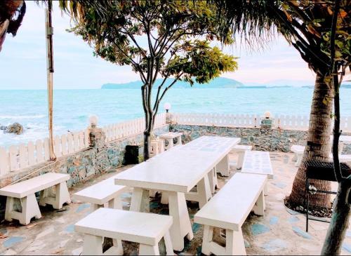 Rubtawan Sichang Resort near Koh Si Chang