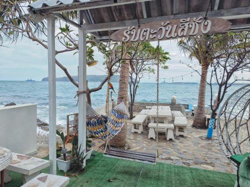 Rubtawan Sichang Resort near Koh Si Chang