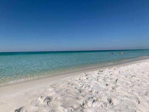 Caribbean Breeze - image 9