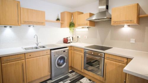 Modern & Premium 2BR 2BA City Center Apartment, Manchester (photo 10)