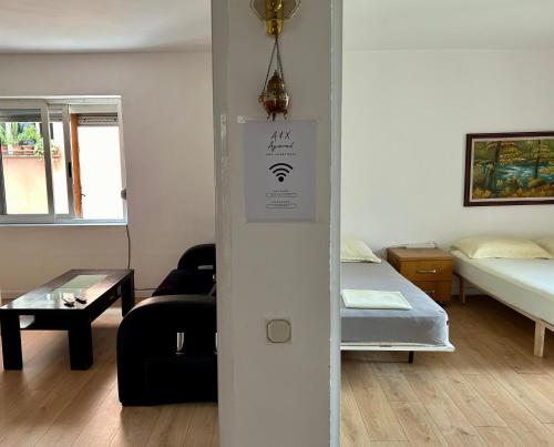 Santa Marta - 24H Self Check-In, Tirana (photo 3)