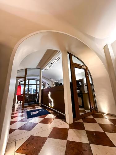 Előcsarnok, Hotel Elefant Family Business near Harangjáték