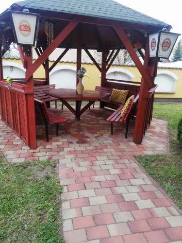 Sárga Önálló Nyaralóház (Sarga Onallo Nyaralohaz) in บาลาตองเฟนเวส