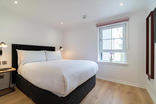 PREMIER SUITES Edinburgh Fountain Court, Edinburgh (photo 9)