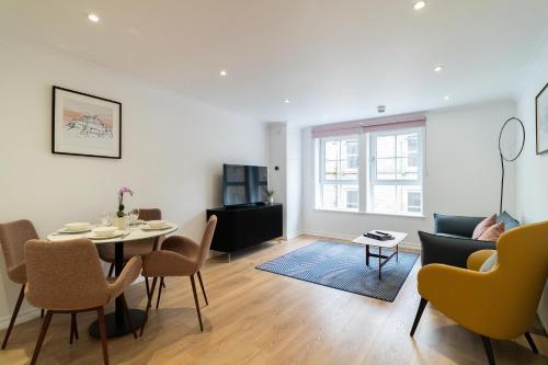 Facilities, PREMIER SUITES Edinburgh Fountain Court near B&D's Kitchen