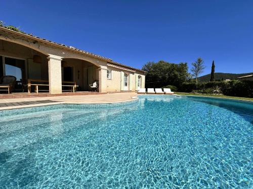 L'Oulivo, Villa pour 10 personnes avec piscine privée dans le Domaine de Valcros à La Londe-les-Maures - Location, gîte - La Londe-les-Maures