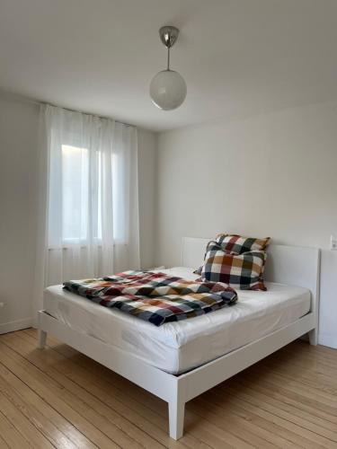 1 king bed, 2 sofa beds