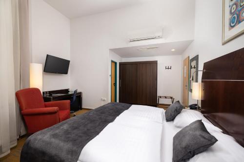 City Hotel Matyas - image 14