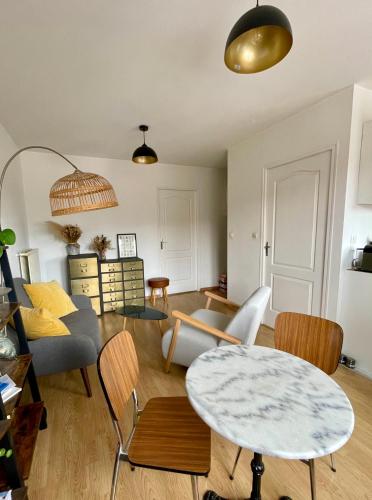 35m2 à la Madeleine: Salon, Cuisine & sdb privés - Location saisonnière - La Madeleine