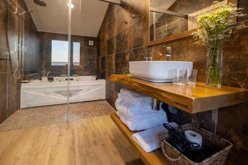 Apartamentos rurales Posada de Monfragüe con jacuzzi