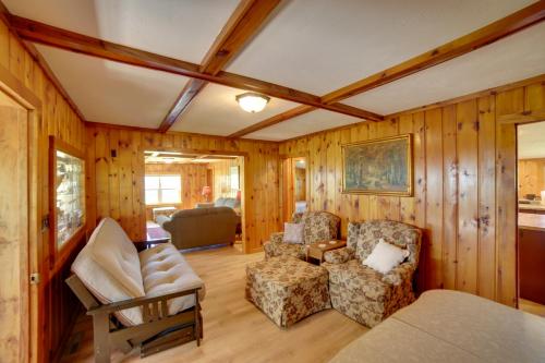 600 of Green Bay Frontage and Dock Cozy Cottage in Oconto, USA
