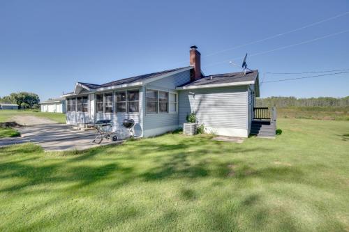 Cozy Cottage with 600 of Green Bay Frontage and Dock!