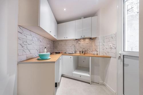 Under Acropolis Hill Studio - main image