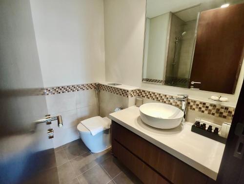 Lux BnB I Vera Residences I Burj Views, Dubai (Foto 8)