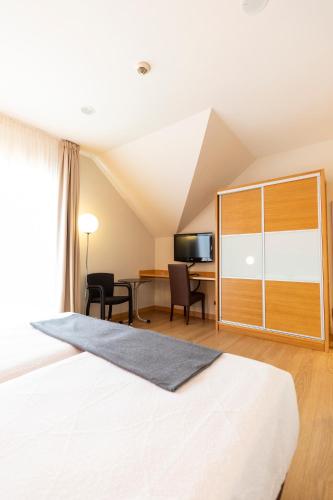 Hotel Marítimo Ris - image 9