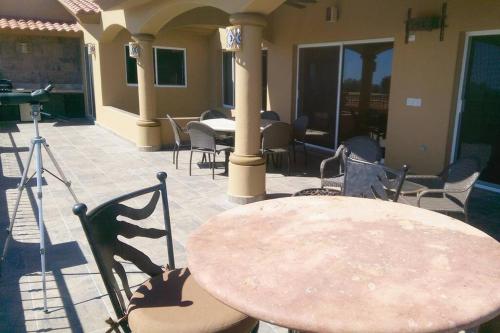 Cabo Done Right 4 BDR and 3 BTH, Private Pool, Ocean, Whales in El Pueblito, Mexico