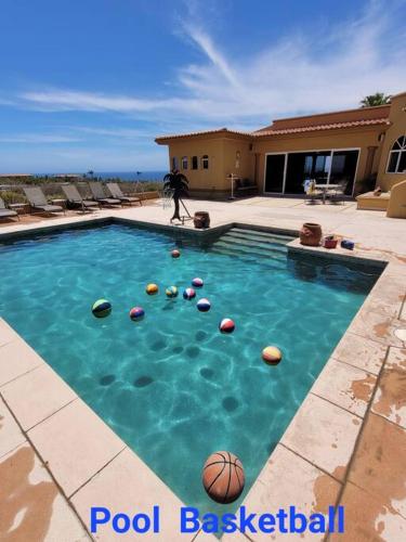 Cabo Done Right 4 BDR and 3 BTH, Private Pool, Ocean, Whales in El Pueblito, Mexico