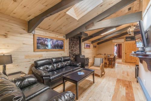 Lotus Mountain Suites - The Gallery - image 7