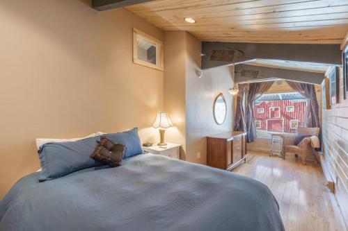 Lotus Mountain Suites - The Gallery - image 10