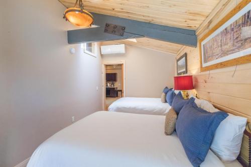 Lotus Mountain Suites - The Gallery - main image