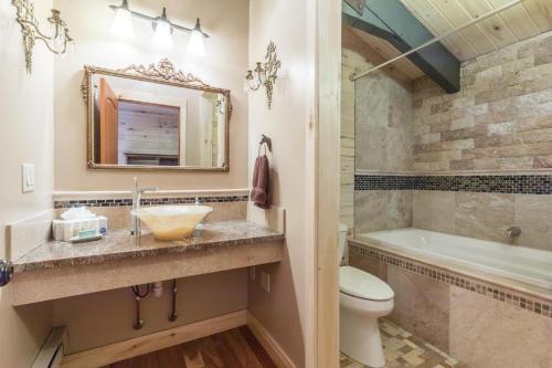 Lotus Mountain Suites - The Gallery - image 13