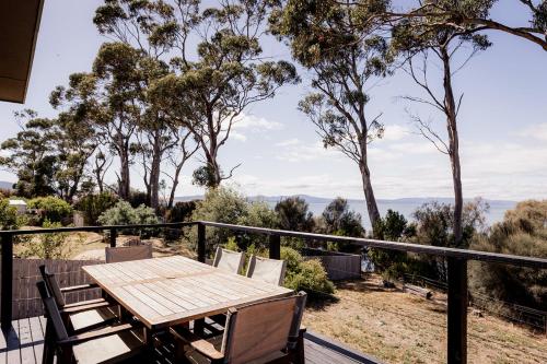 'Lazy Susan's' Waterfront Shack