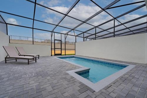 Stylish 5BR Retreat with Pool Near Disney - image 4