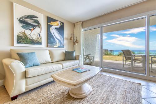 Beach House Condominiums D104 - Beachfront with Pool, WiFi, & Beach Service, Destin