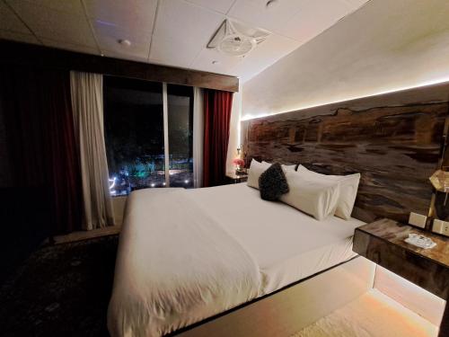 1 queen bed