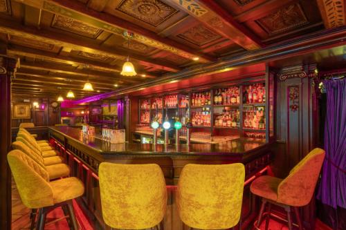 Skeffington Arms Hotel - image 4