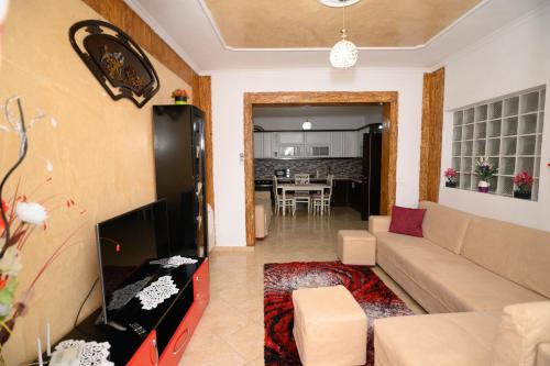 Shuli's Apartments, Pogradec