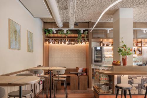 Maxhotel - image 10
