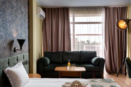 Hotel Avenue – Sunny Beach, WY