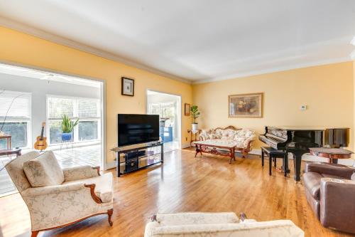Athens Vacation Rental Near Sanford Stadium and Dtwn in Athens, USA