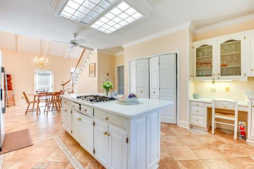 Athens Vacation Rental Near Sanford Stadium and Dtwn in Athens, USA