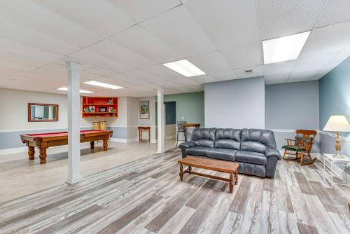 Athens Apt Near Sanford Stadium with Hot Tub Access! in Athens, USA