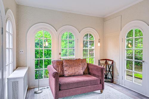 Walk to Harbor! Historic Mamaroneck Guest House in New Rochelle