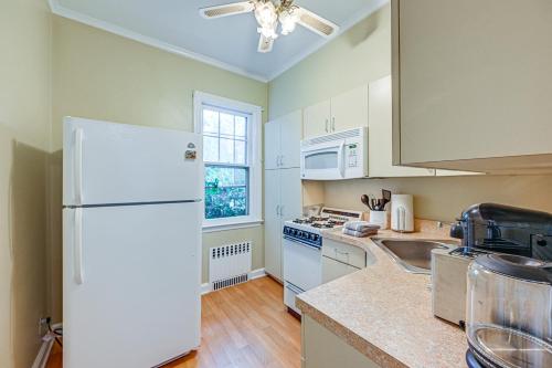 Walk to Harbor! Historic Mamaroneck Guest House in New Rochelle