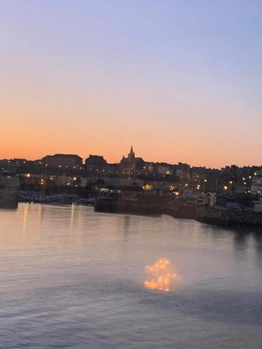 المنظر الخارجي, Appartement moderne à Granville - 55 m² - Vue sur mer (Appartement moderne a Granville - 55 m² - Vue sur mer) in Granville City Center