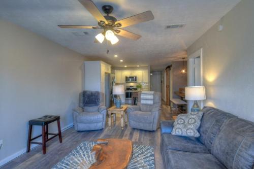 Sundowner Stay on Lake LBJ! in Horseshoe Bay, USA