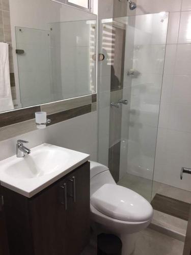 805-3 Depa al sur elevador parqueo aa balcon pool - image 3