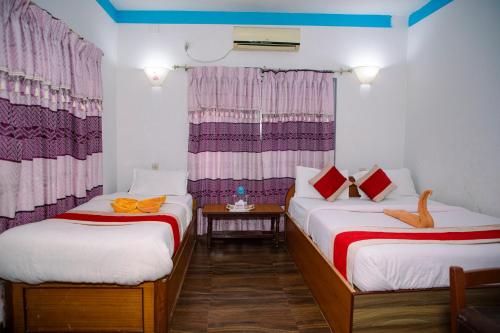 2 double beds