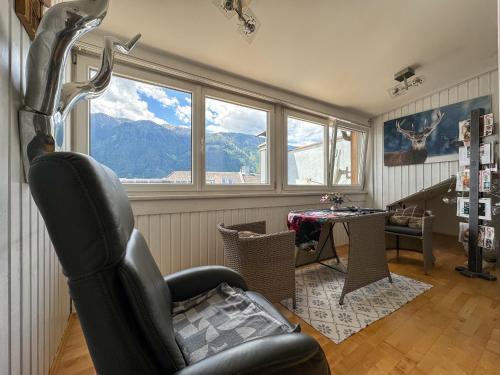3 bedrooms, 5 beds