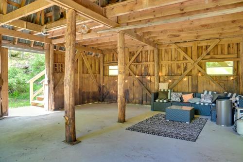 Catskills Family Retreat: Fishing & Hiking On-Site in East Durham (NY)