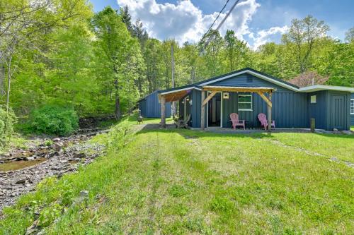 Cozy Catskills Cabin - 12 Mi to Windham Mountain! in East Durham, USA