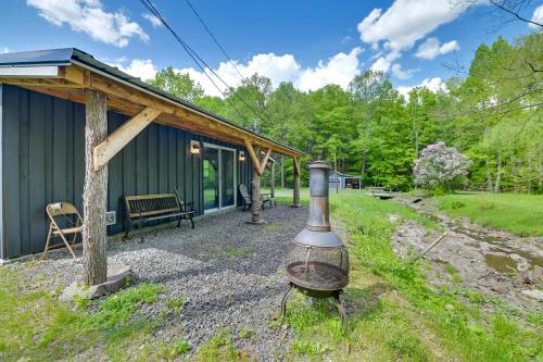Cozy Catskills Cabin - 12 Mi to Windham Mountain! in East Durham (NY)