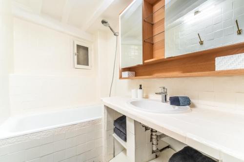 Charming Flat Montorgueil - image 6