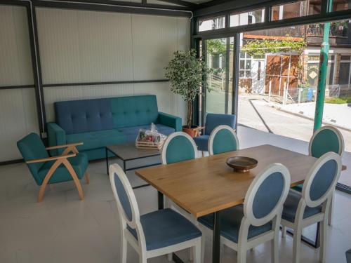 公共休息室/电视室, Sunny Corner Apartments in 维索科