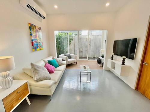 Modern 2 Bed 2 Bath L Strong Wifi Carport in Copey