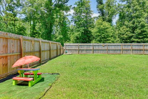 Lovely Hammond Getaway with Patio and Yard!